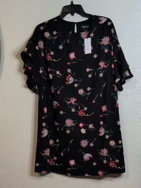Sugarlips Black Floral Short Ruffle-Sleeve Shift Dress